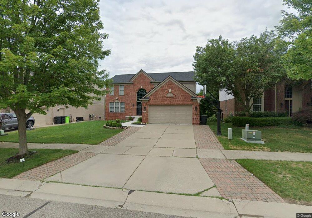 7582 Windgate Cir, West Bloomfield, MI 48323 - photo 1