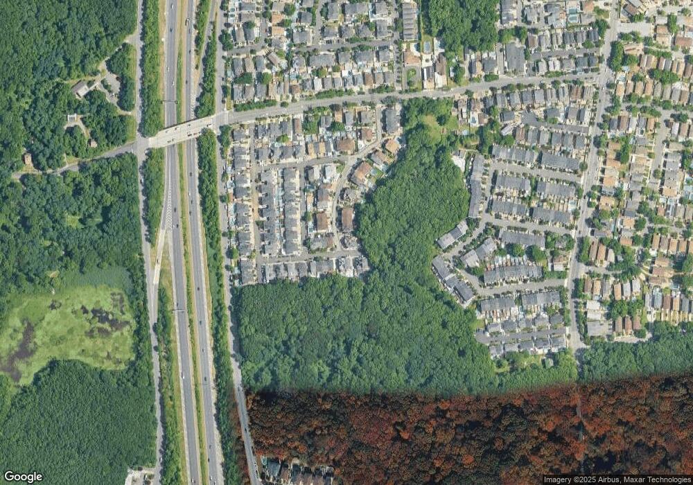 81 Robin Ct, Staten Island, NY 10309 - photo 1