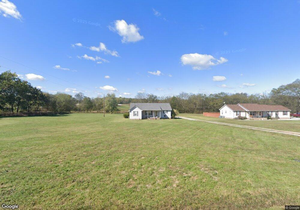 105 Roscoe Rd, Shelbyville, TN 37160 - photo 1