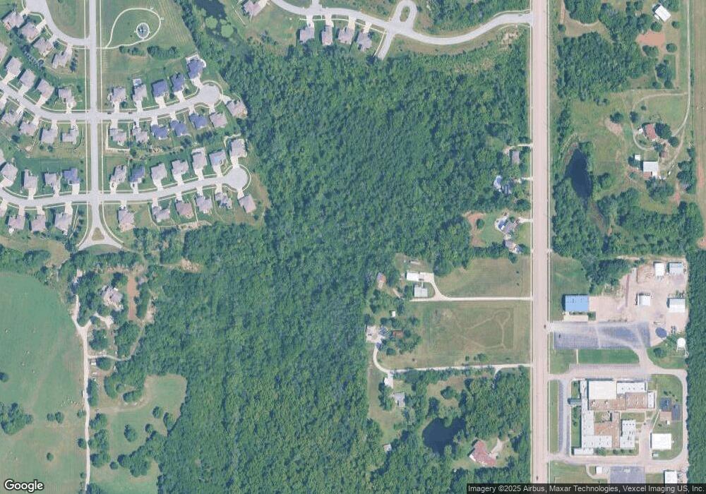 4908 SW Shenandoah Rd, Topeka, KS 66610 - photo 1