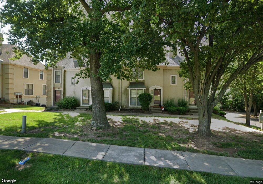 13557 Midland Dr, Shawnee, KS 66216 - photo 1