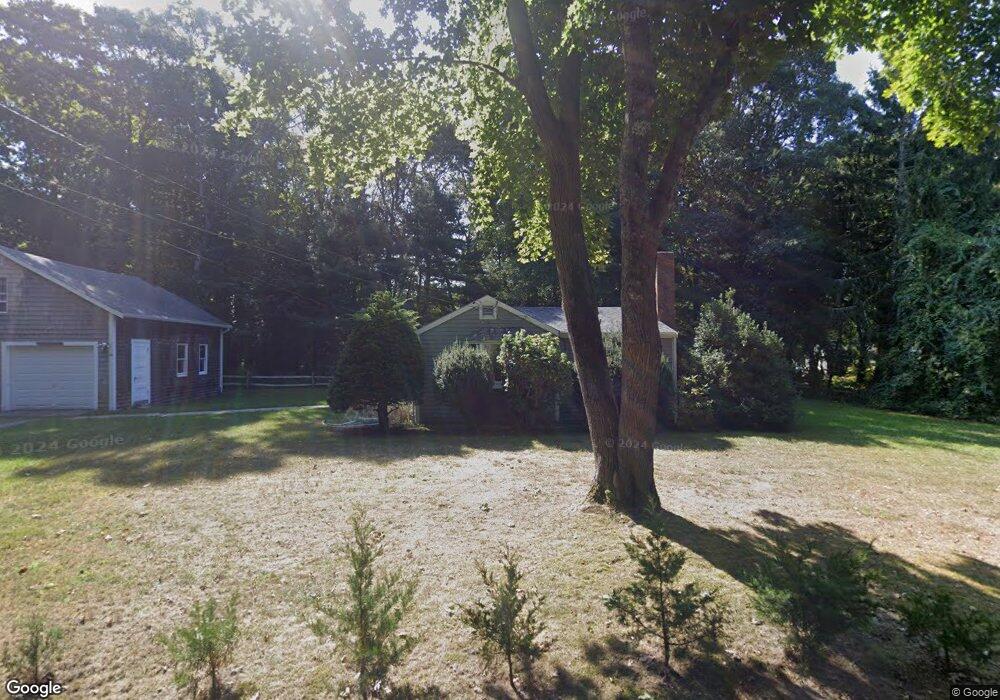 16 Coolidge St, Cotuit, MA 2635 - photo 1