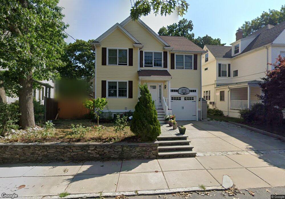 211 Temple St, West Roxbury, MA 02132 - photo 1