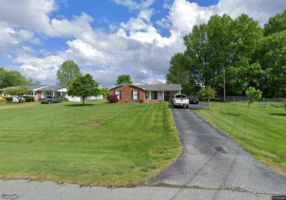 5510 Lancer Dr, High Point, NC 27263 - photo 1