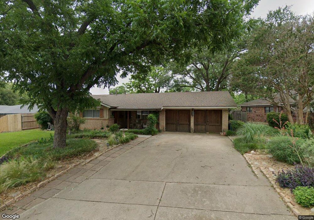 609 Woodside Dr, Hurst, TX 76053 - photo 1