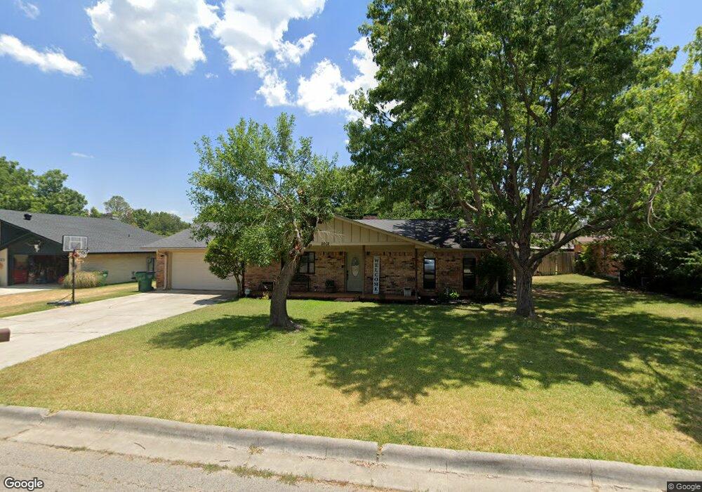 2002 Woodlawn St, Gainesville, TX 76240 - photo 1