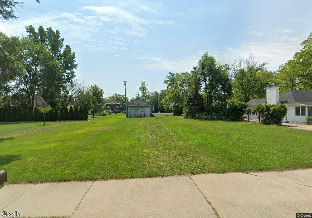 8229 Macomb St, Grosse Ile, MI 48138 - photo 1