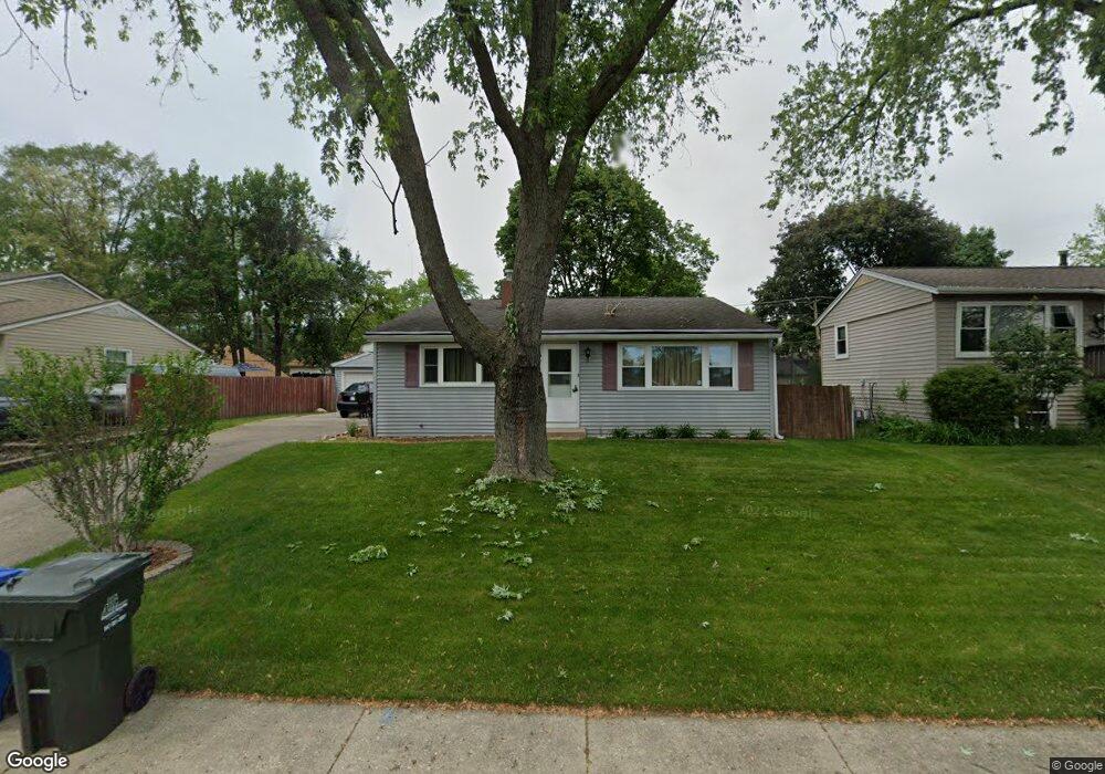 114 Pueblo Rd, Carpentersville, IL 60110 - photo 1