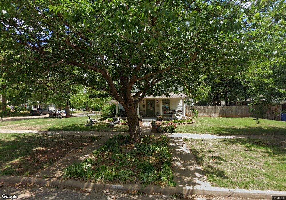 624 N Elm St, Guthrie, OK 73044 - photo 1