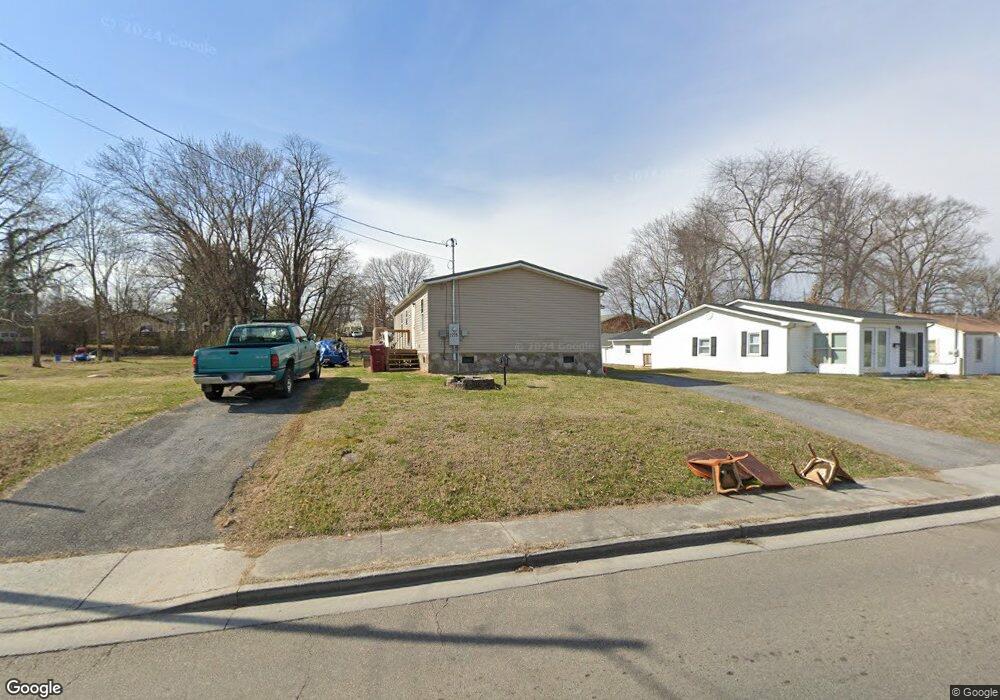 2225 E Fairview Ave, Johnson City, TN 37601 - photo 1