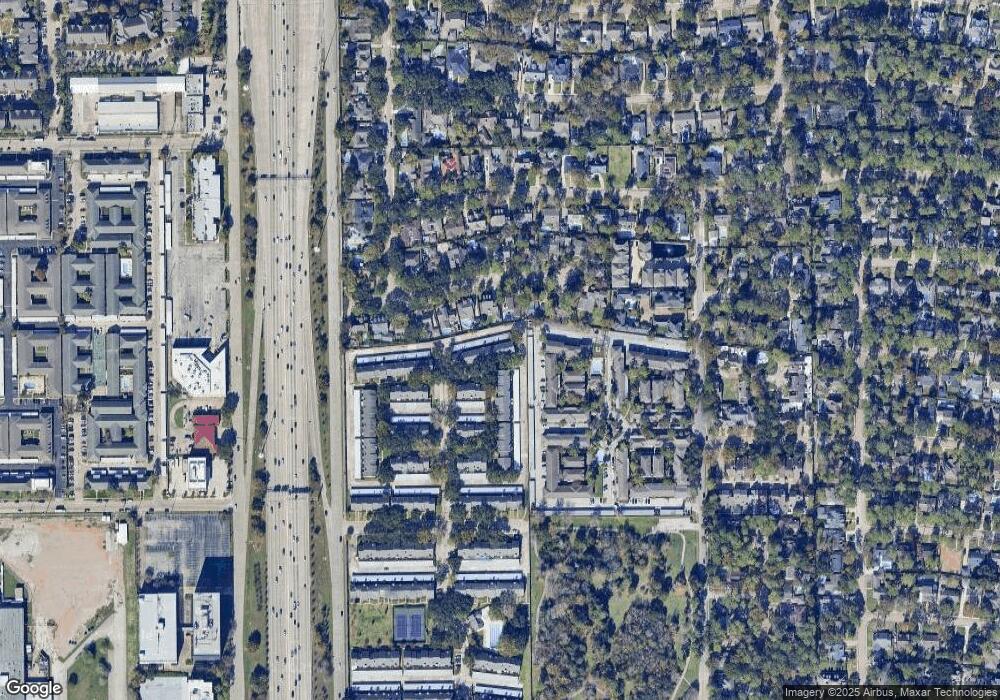 10222 Longmont Dr unit 50, Houston, TX 77042 - photo 1