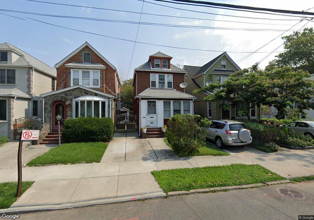 6847 Kessel St, Forest Hills, NY 11375 - photo 1