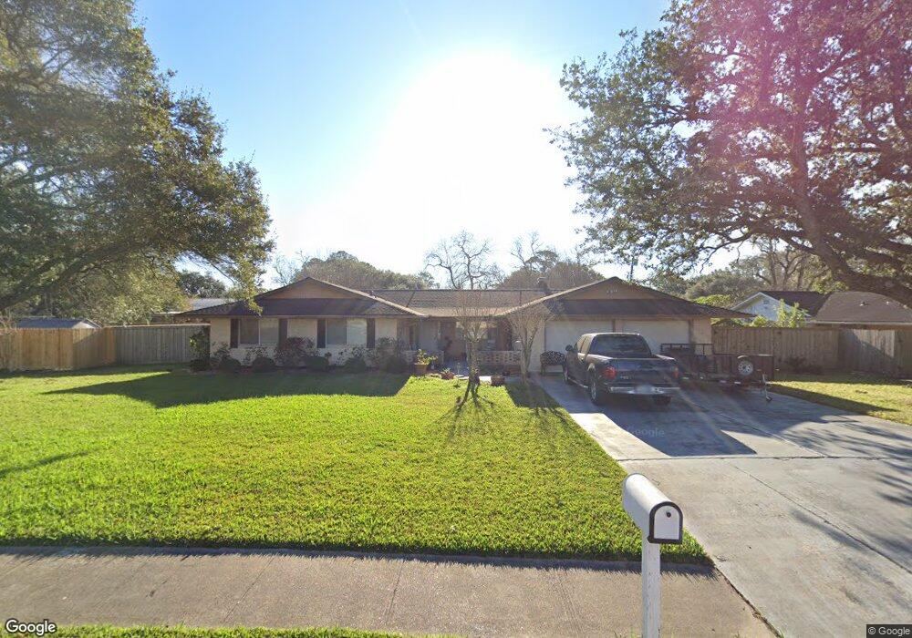 203 W Heritage Dr, Friendswood, TX 77546 - photo 1