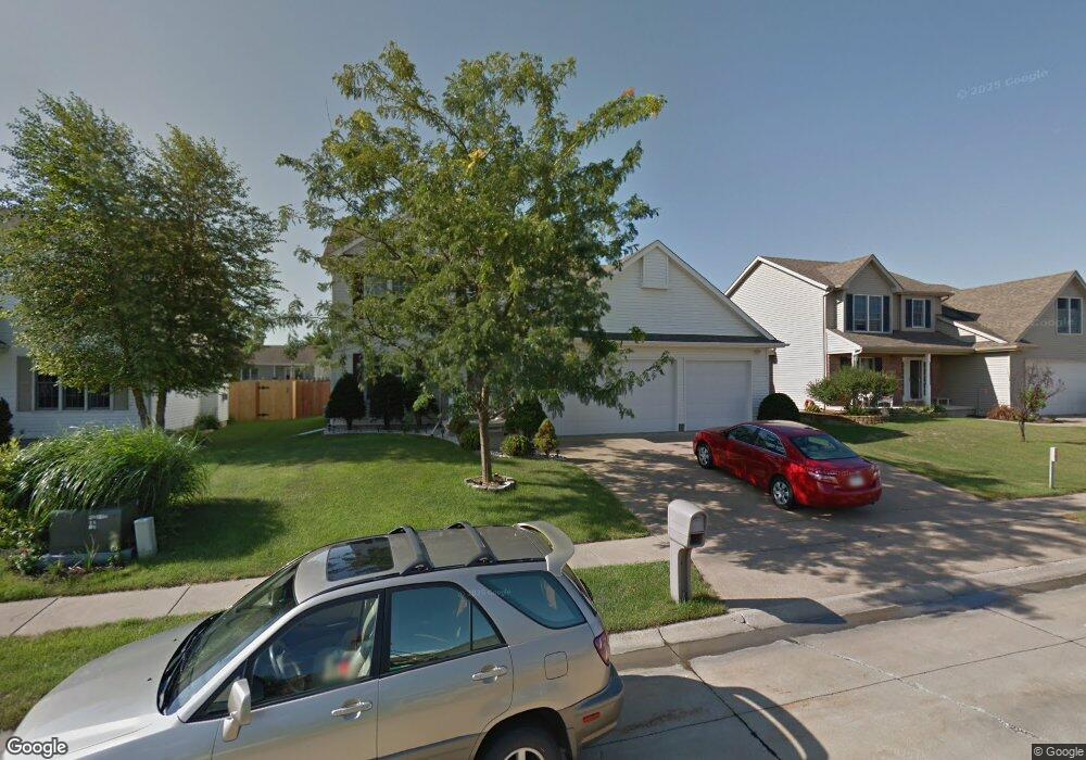 1635 W 66th St, Davenport, IA 52806 - photo 1