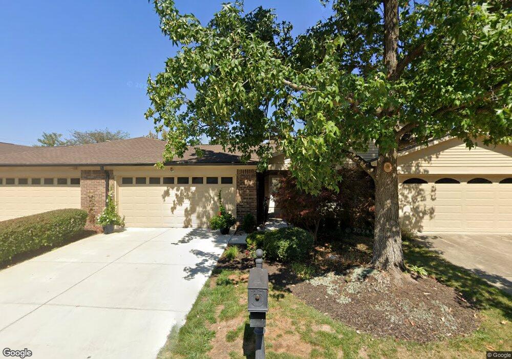 1052 Shadow Lawn St unit 4, Indianapolis, IN 46260 - photo 1