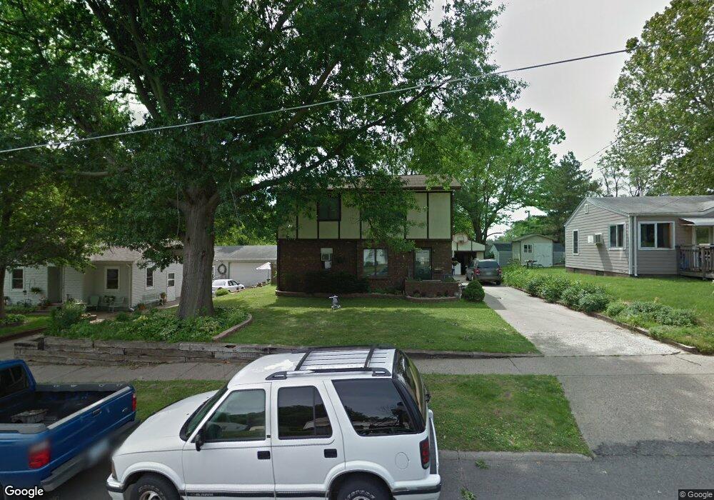 1242 E 33rd Ct, Des Moines, IA 50317 - photo 1