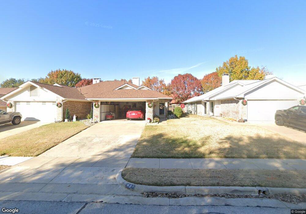 421 Sunnybrook Ct, Bedford, TX 76021 - photo 1