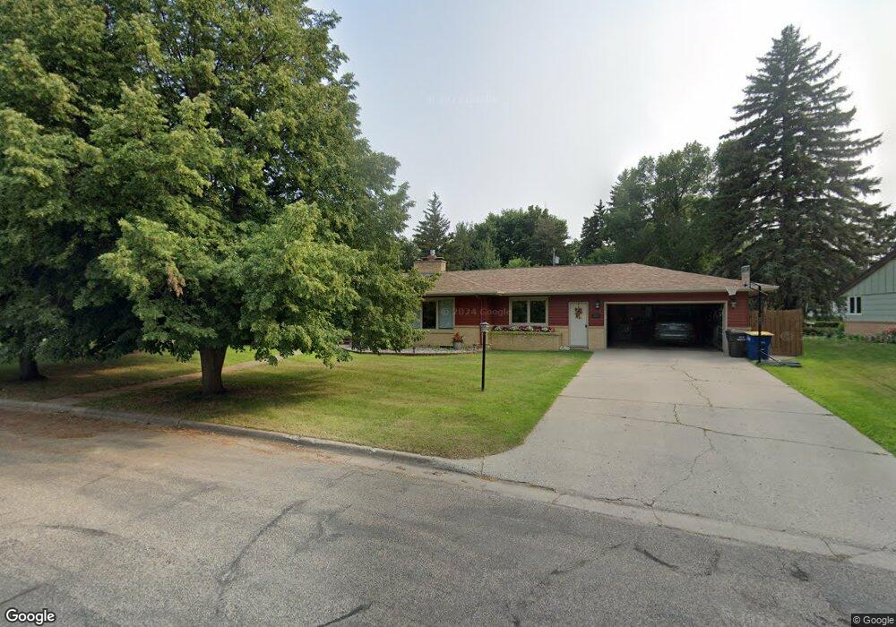 207 Hillcrest Dr, Jamestown, ND 58401 - photo 1