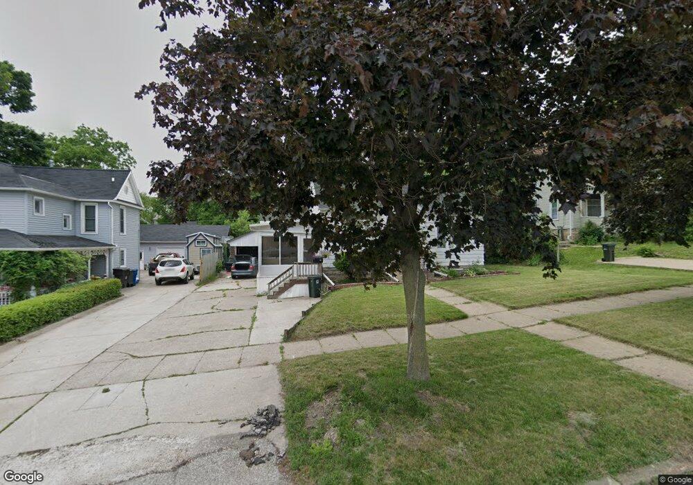 1211 Tremont St, Cedar Falls, IA 50613 - photo 1