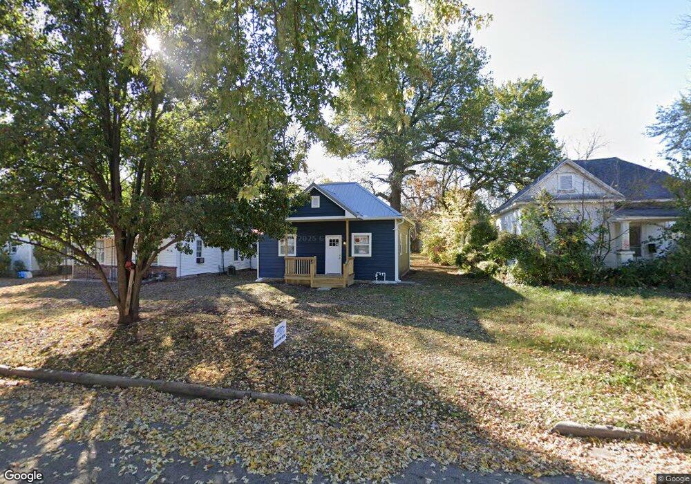 2326 Corning Ave, Parsons, KS 67357 - photo 1