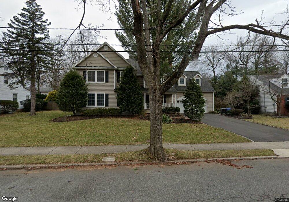 71 Clarendon Ct, Metuchen, NJ 08840 - photo 1