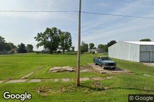 203 S Elm St, Bowen, IL 62316