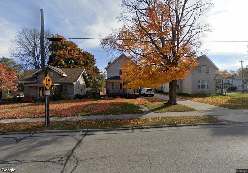 1003 N 8th St, Manitowoc, WI 54220 - photo 1