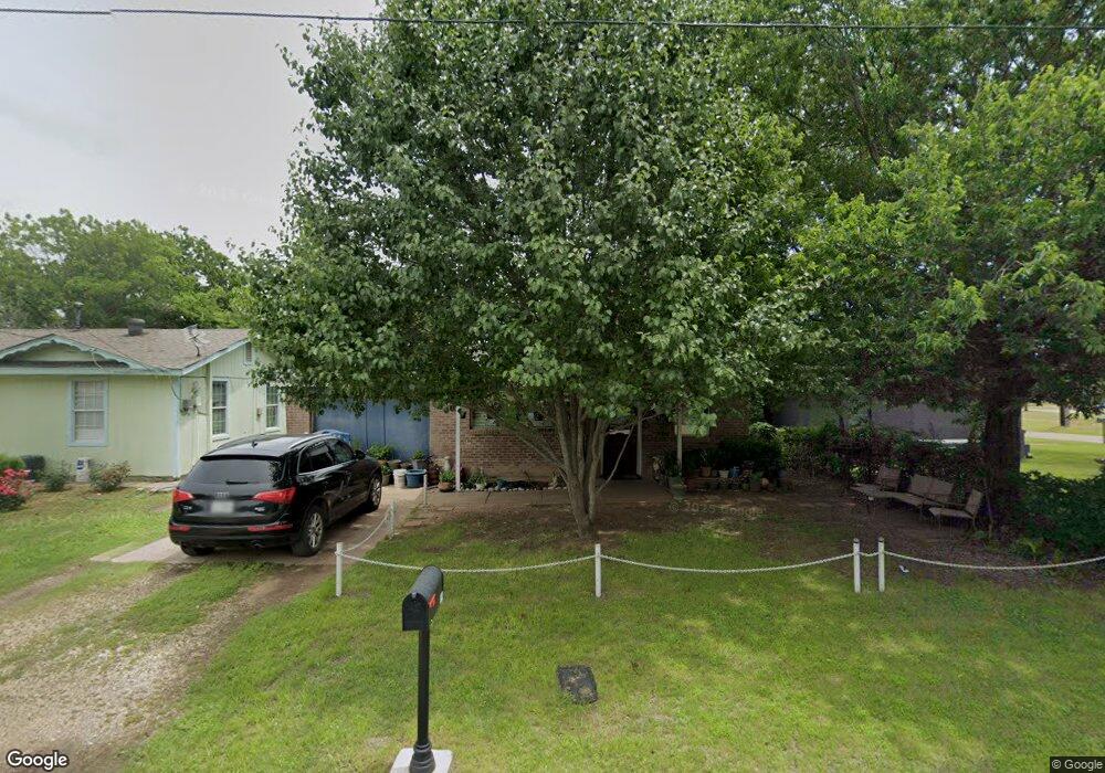 204 Sabine Ave, Cleburne, TX 76031 - photo 1