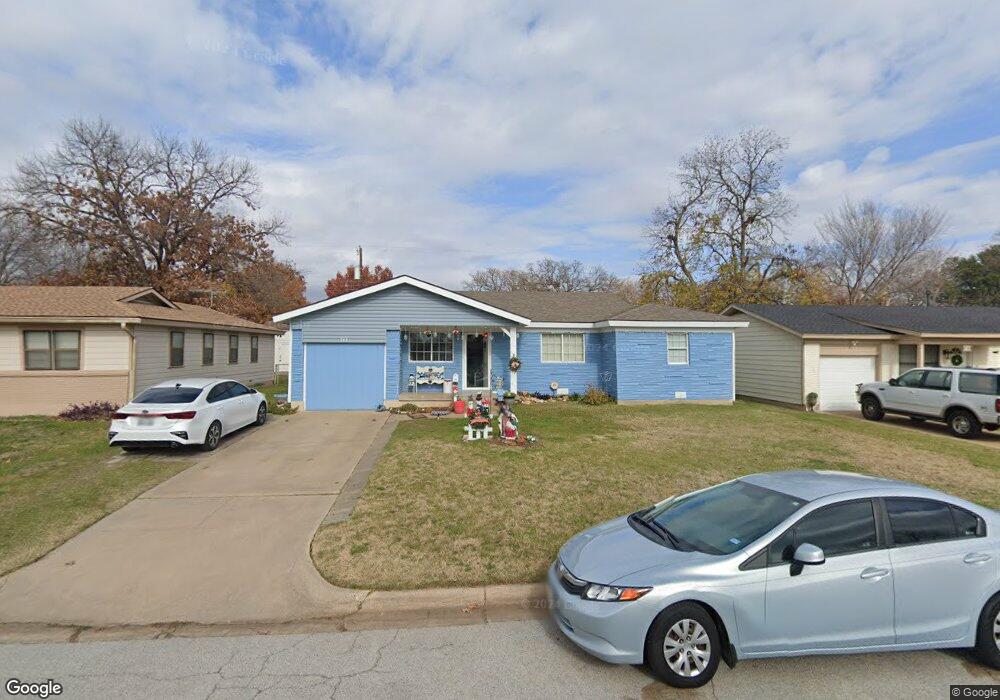 748 Ruth Ln, Hurst, TX 76053 - photo 1