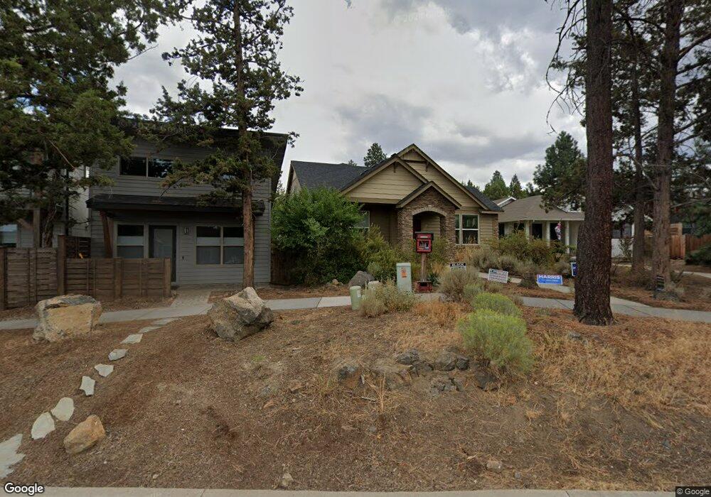 1020 SW Silver Lake Blvd, Bend, OR 97702 - photo 1