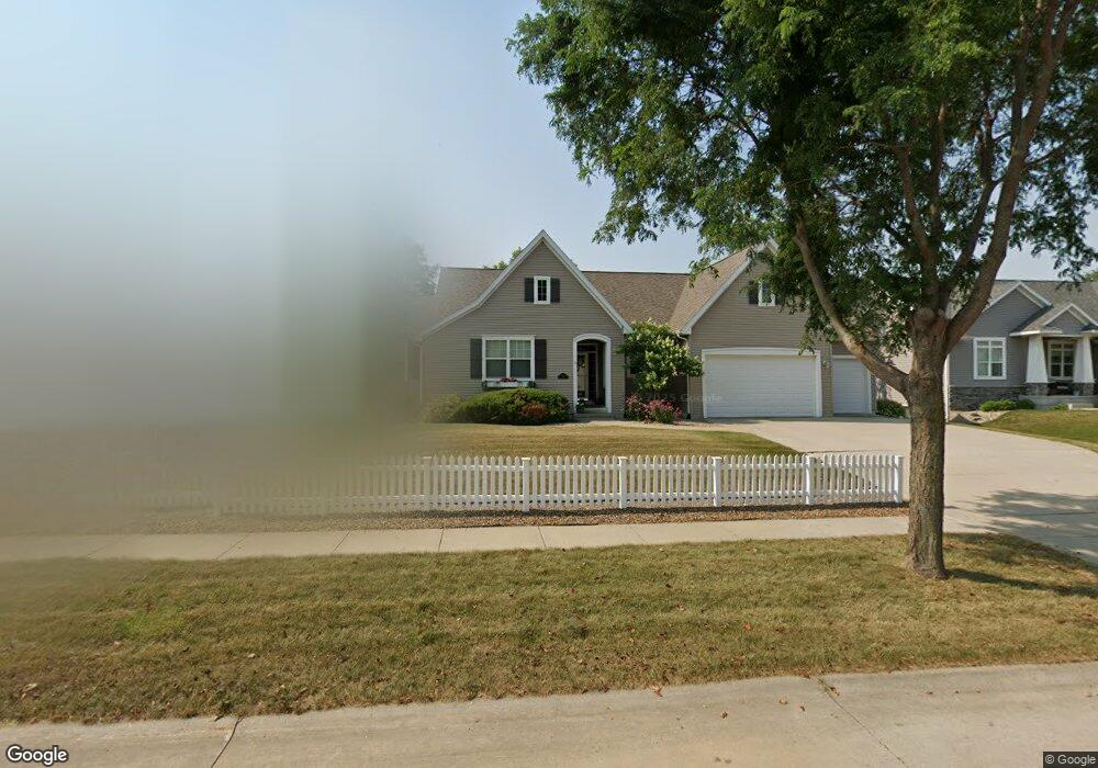 6319 Ushers Ridge Dr NE, Cedar Rapids, IA 52411 - photo 1