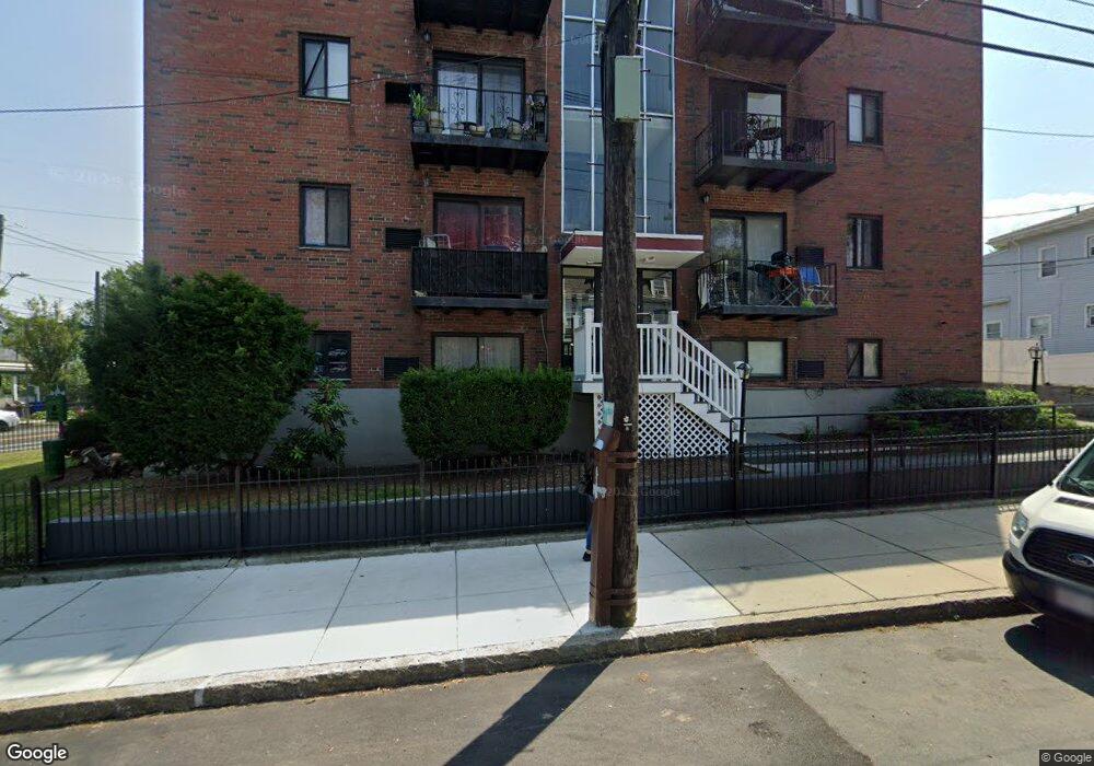 39 Crescent Ave unit 2F, Chelsea, MA 02150 - photo 1