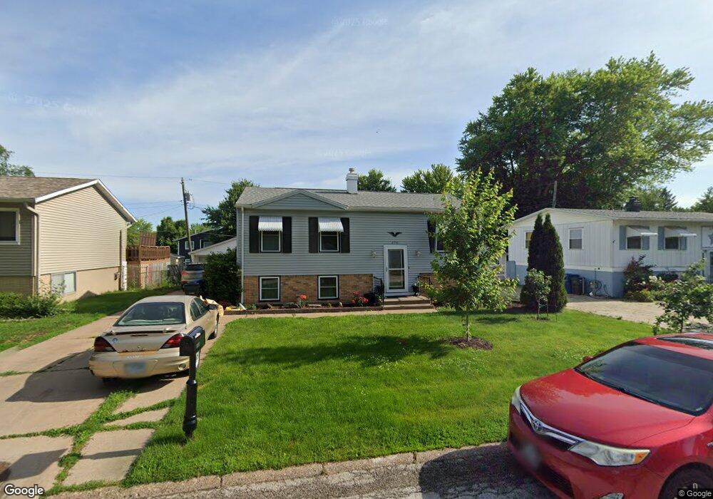 2710 W 71st St, Davenport, IA 52806 - photo 1