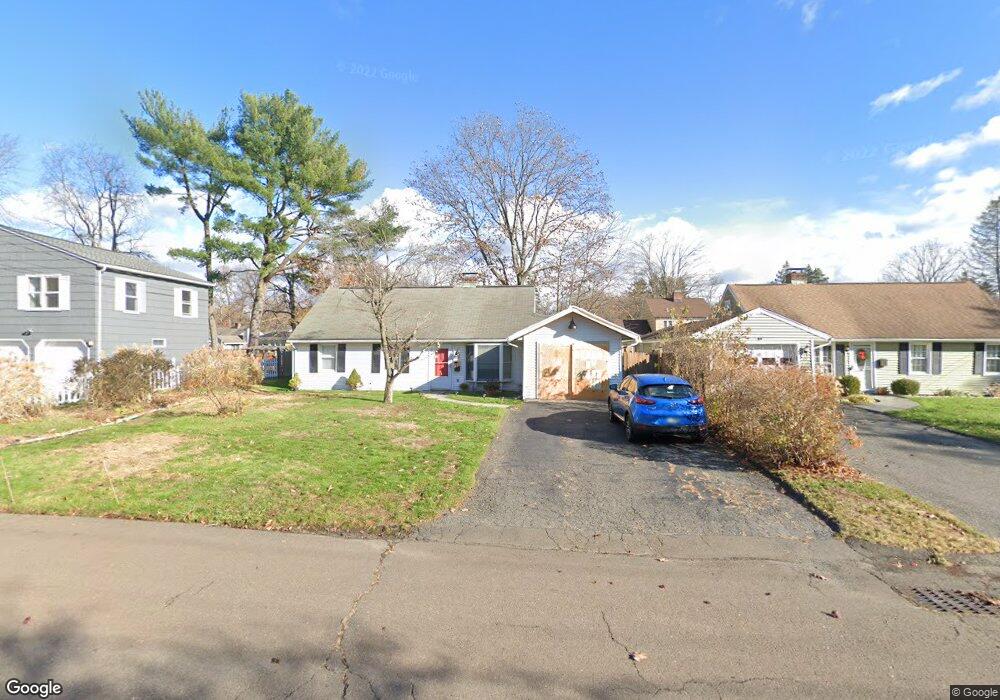 23 Saddle Rd, Norwalk, CT 06851 - photo 1