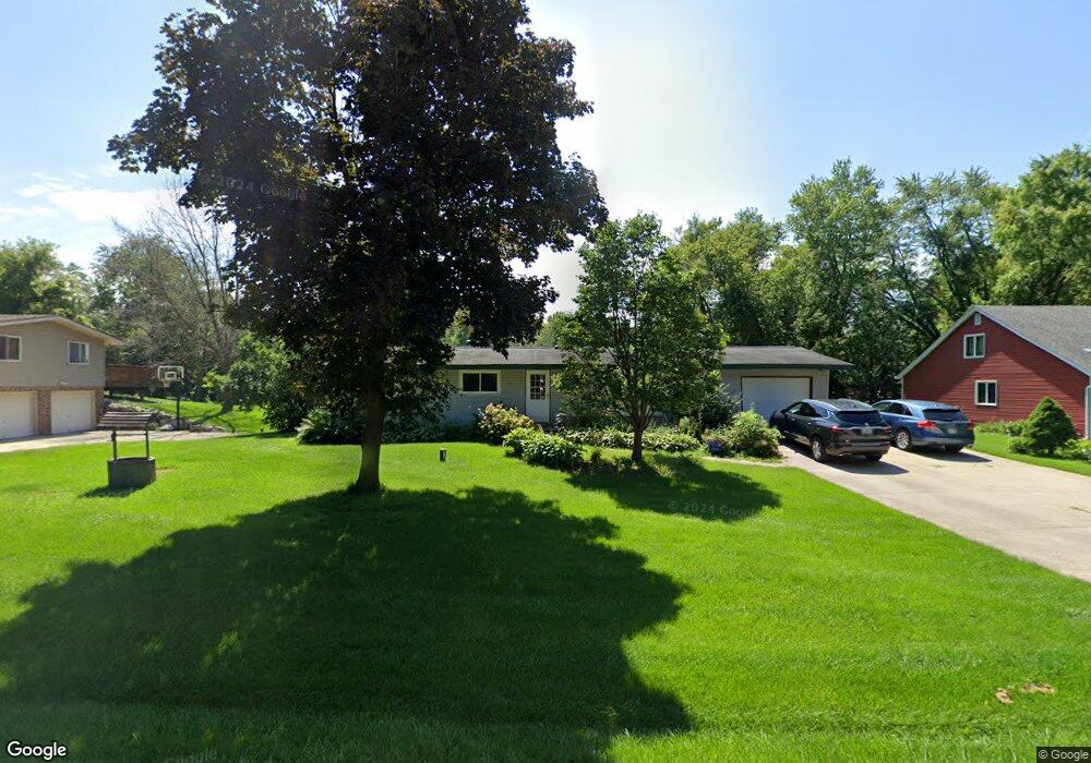 1024 W Devonshire Rd, Delafield, WI 53018 - photo 1