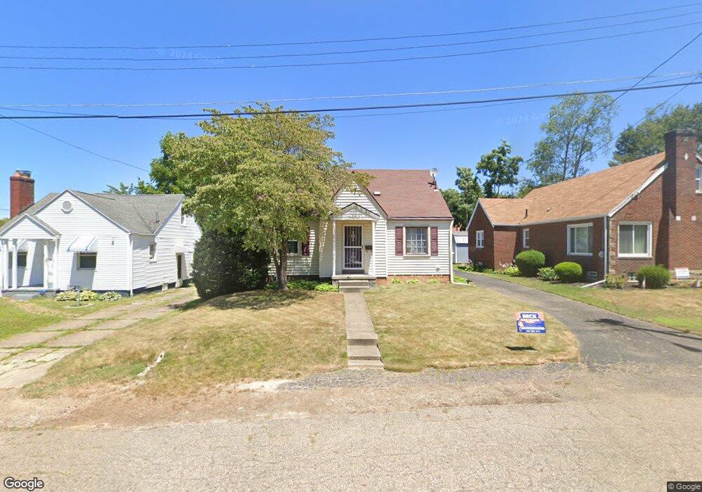 1327 Warrick Place NE, Canton, OH 44714 - photo 1