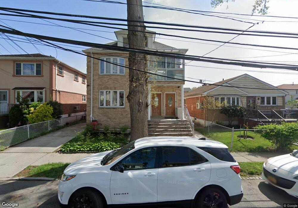 4513 202nd St, Bayside, NY 11361 - photo 1