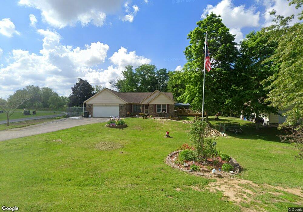 205 S White Oak St, Camargo, IL 61919 - photo 1