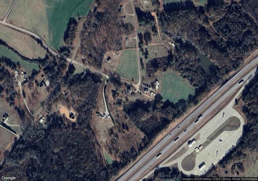 351 Wilson Cir, Lavonia, GA 30553 - photo 1