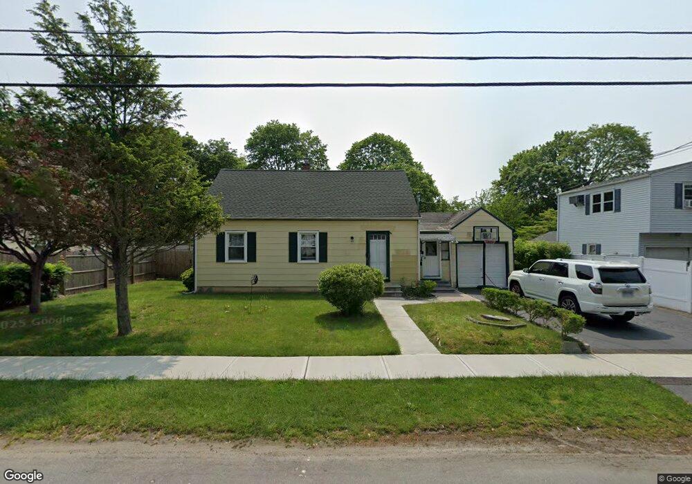 262 Roger Williams Rd, Bridgeport, CT 06610 - photo 1