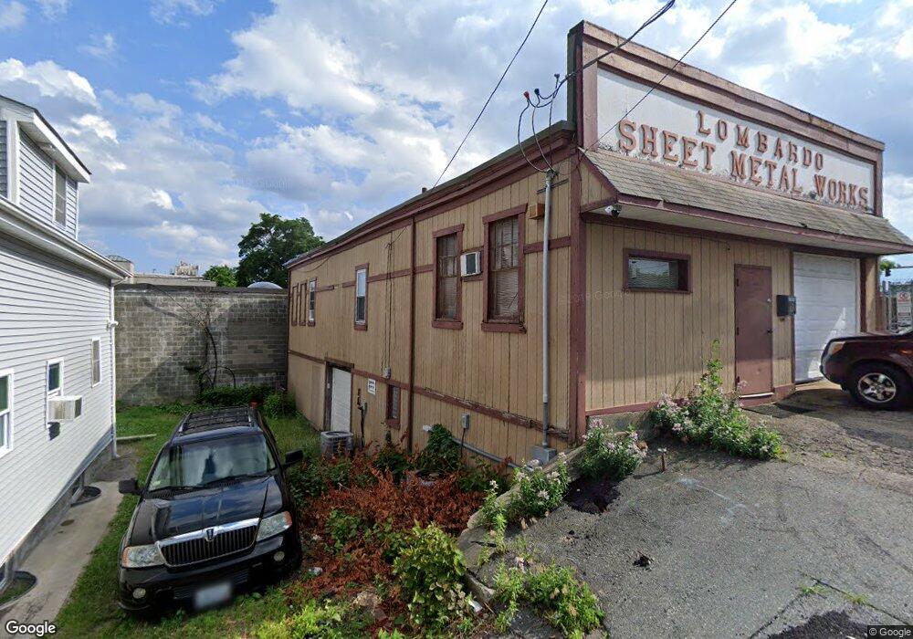 1 Gwinnett Ct, Providence, RI 02907 - photo 1