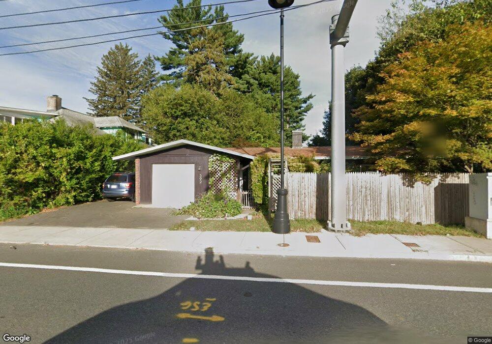 392 Bridge St, Northampton, MA 01060 - photo 1