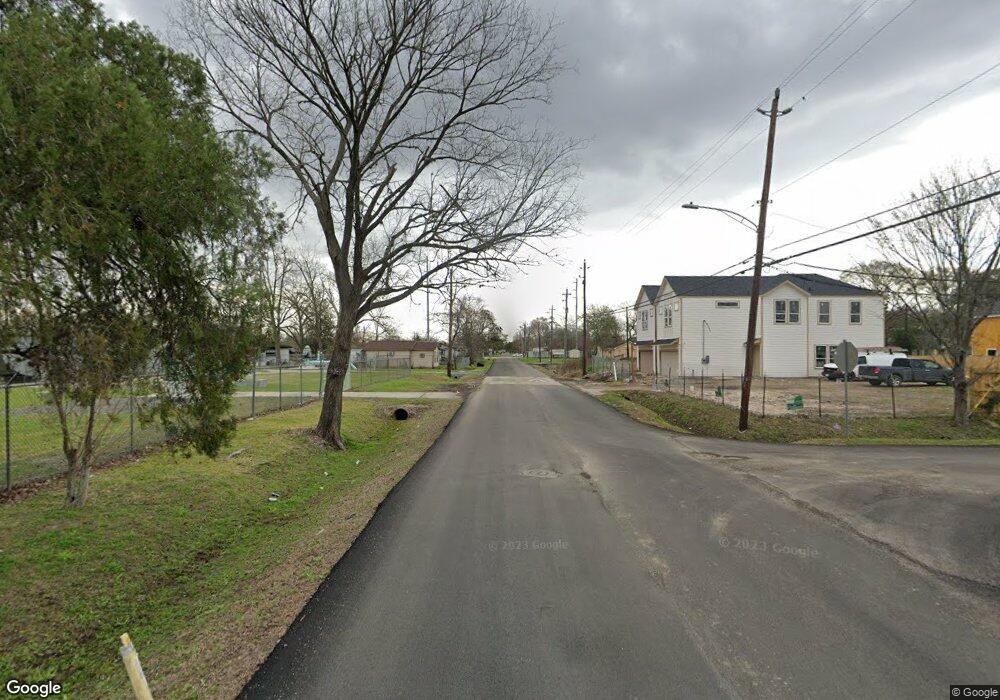 1220 Esther Esther Dr, Houston, TX 77088 - photo 1