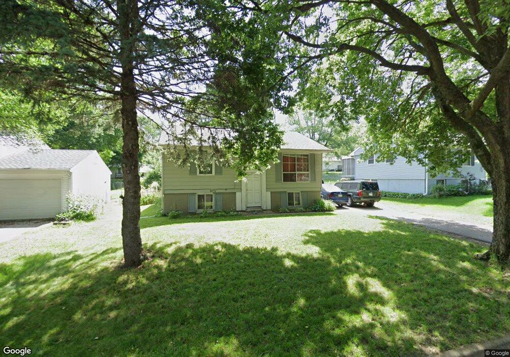 2915 Huxley Ln SW, Cedar Rapids, IA 52404 - photo 1