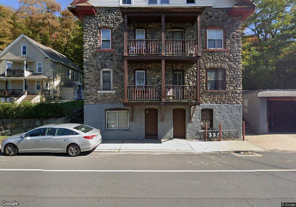 570 S Main St unit 1, Naugatuck, CT 06770 - photo 1