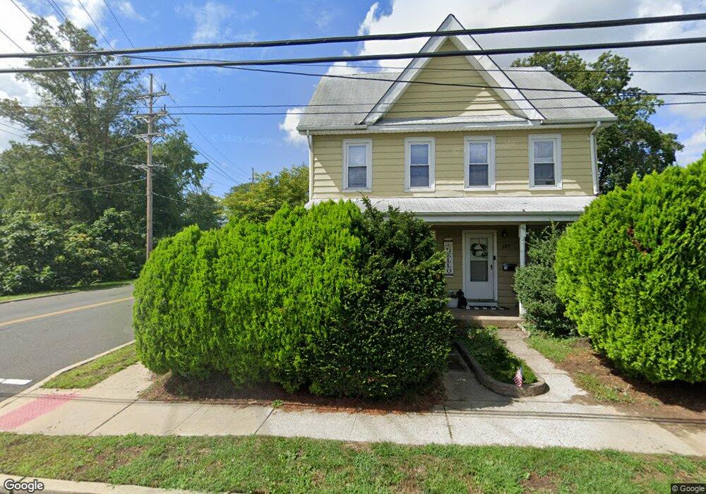 135-137 135-137 Academy St, Hightstown, NJ 08520 - photo 1