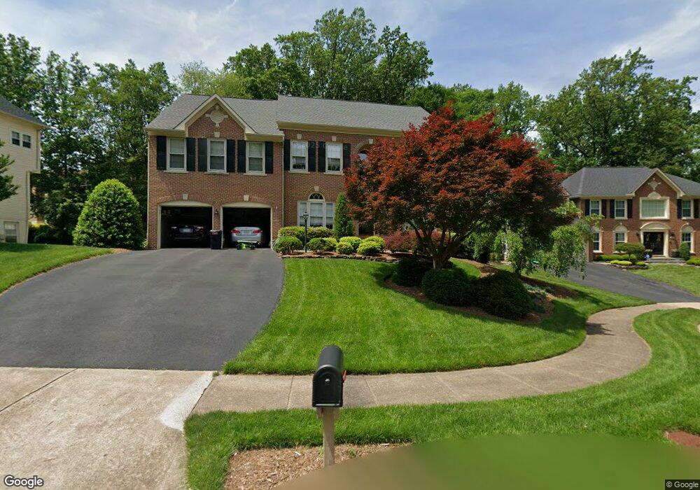 8306 Crosspointe Dr, Fairfax Station, VA 22039 - photo 1
