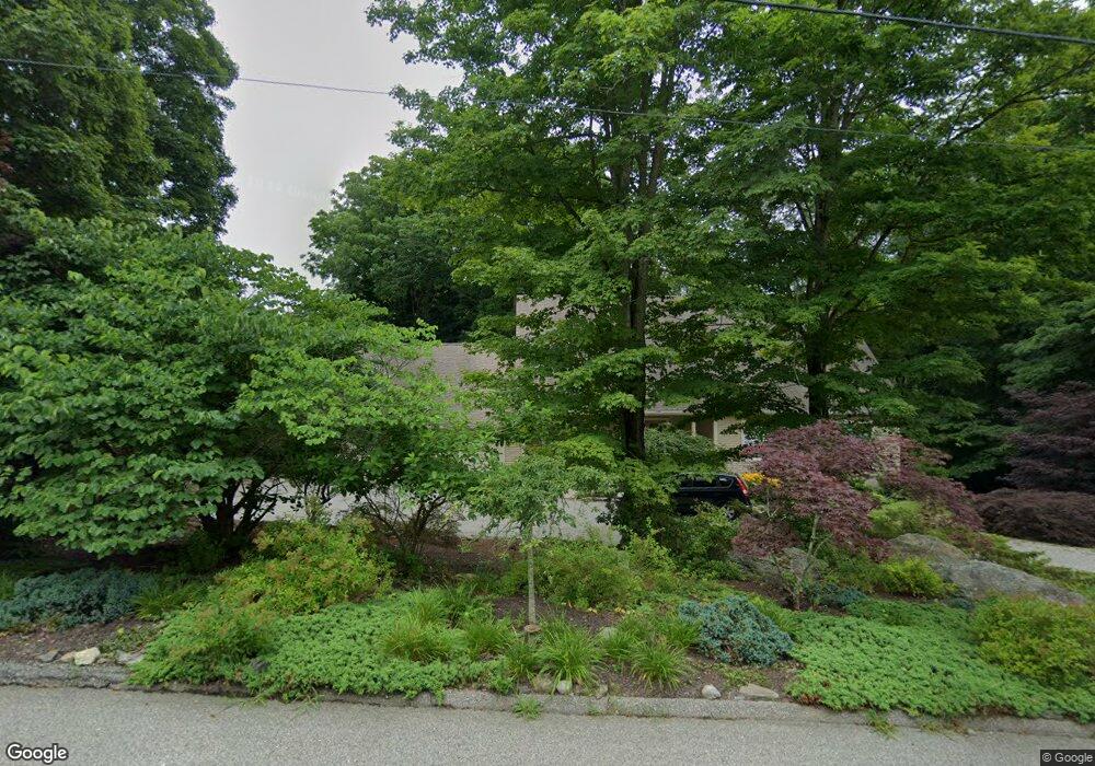 11 Holly Bush Ln, Norwich, CT 06360 - photo 1