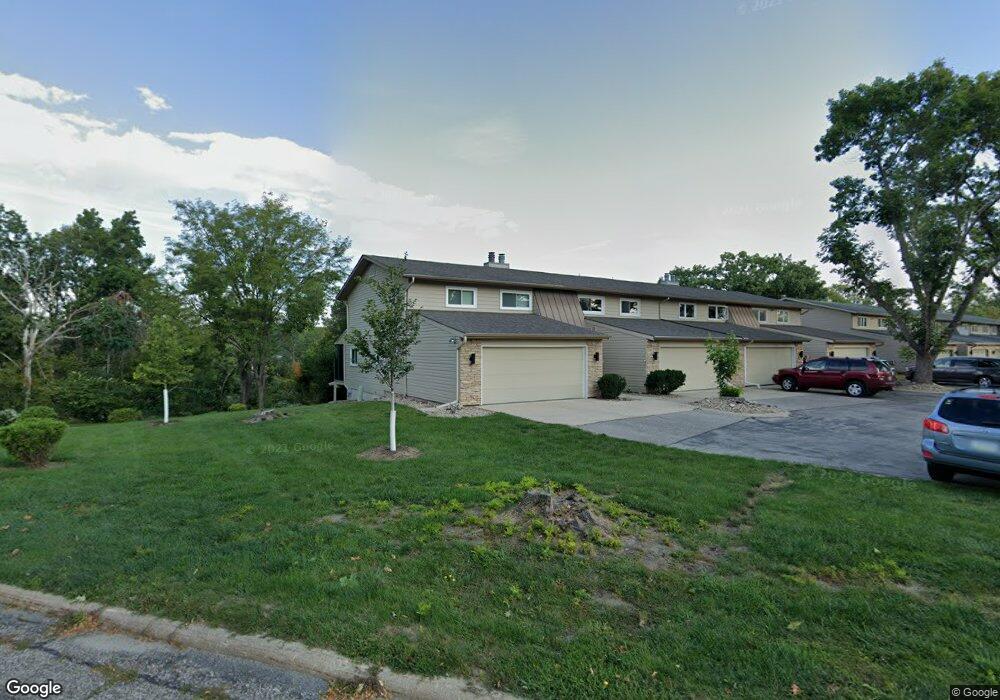 1725 Applewood Ct NE unit 8A, Cedar Rapids, IA 52402 - photo 1