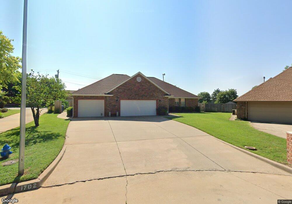 1702 Windsor Dr, Duncan, OK 73533 - photo 1